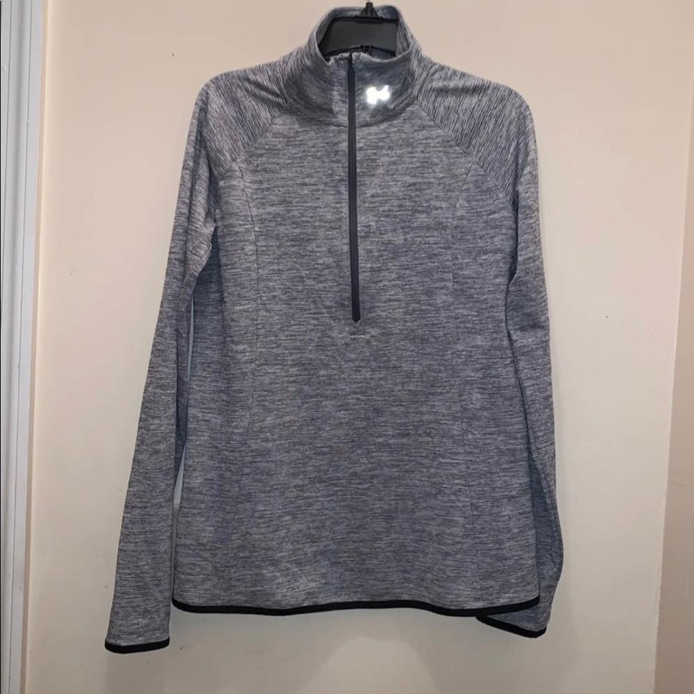 Under Armour 1/2 Zip pullover!!